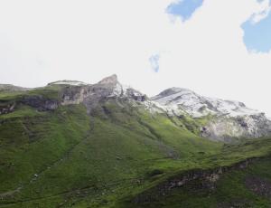 Weisse Bergspitzen am Henglirain